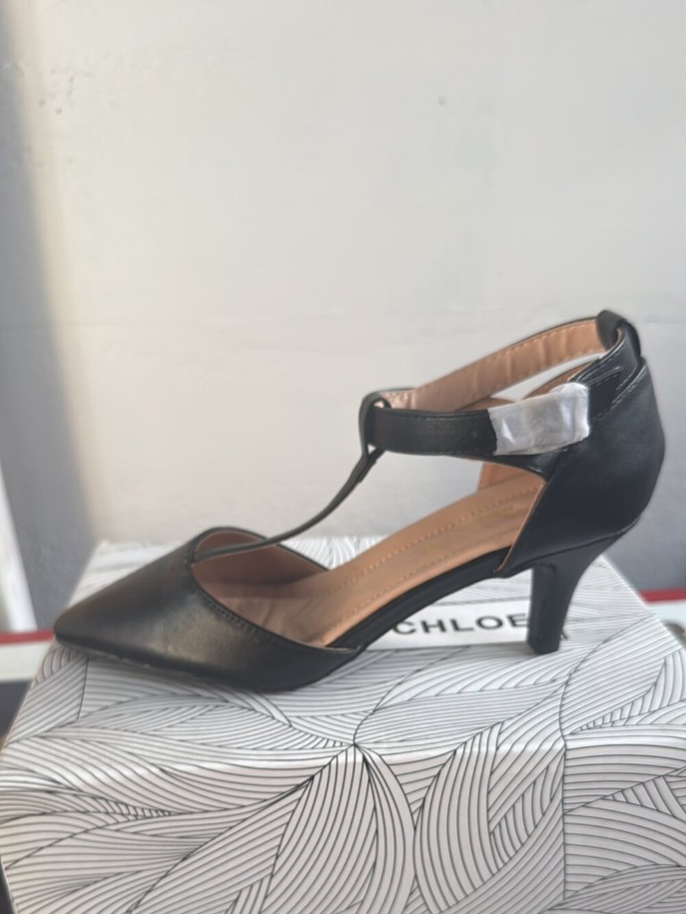 Chase + Chloe ELLIE-5C Ankle T-Strap Heel Pump, Sz 6